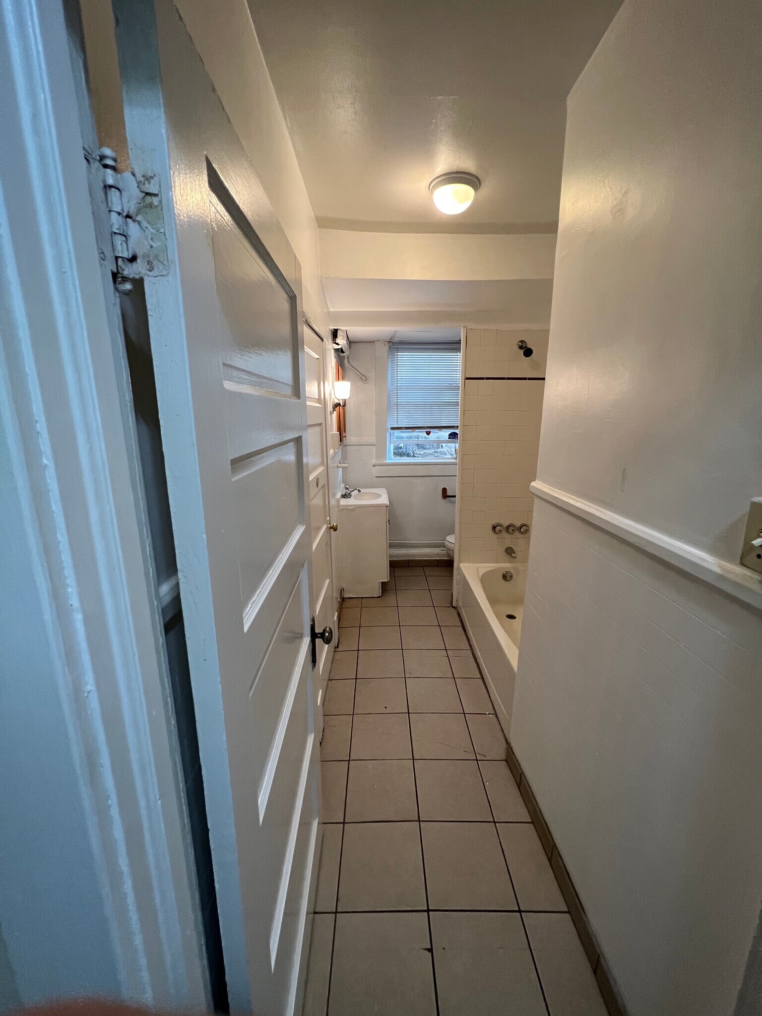 Building Photo - 1411 N Washington Ave