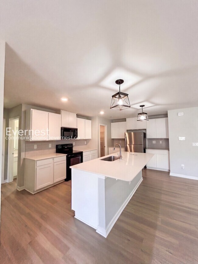 Building Photo - 1326 Bryson Ln