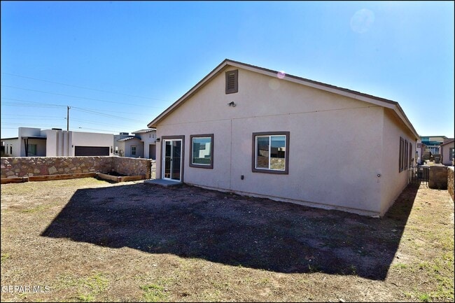 Building Photo - 14945 Tierra Escape Ave