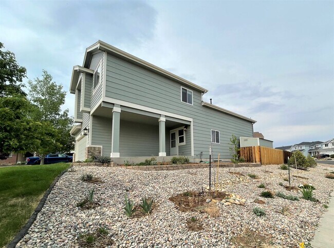 Building Photo - Stetson Hills Spacious Stunner! 4 bed, 3 bath, loft, and 3,100+sqft