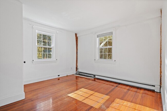 Building Photo - 379 Concord Rd