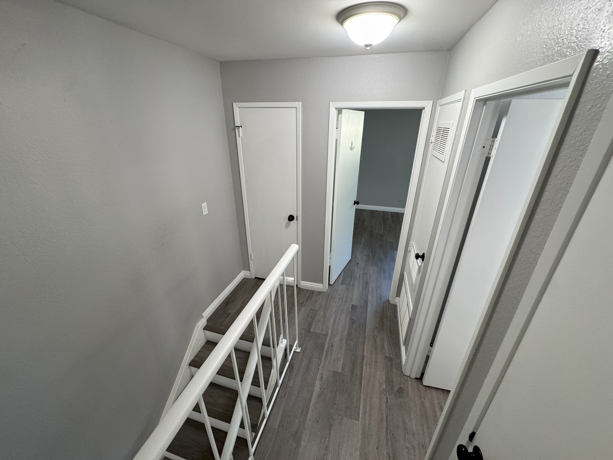 Building Photo - 1879 Pomar Way