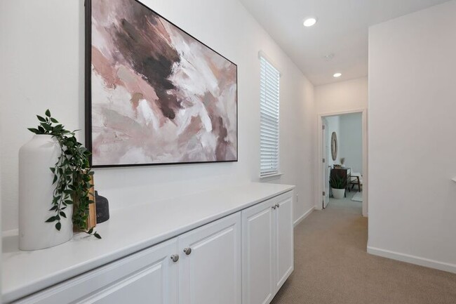 Building Photo - 1588 Parkside Way