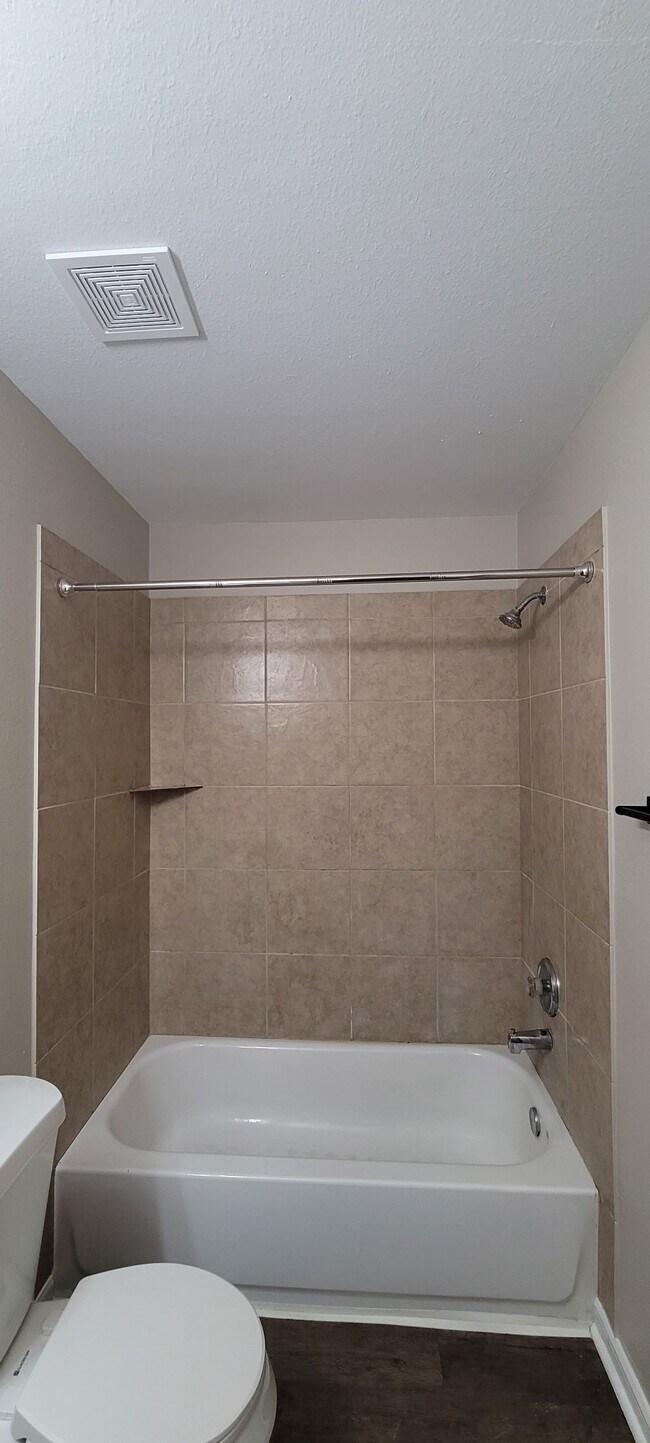 Building Photo - 8110 Woodward St