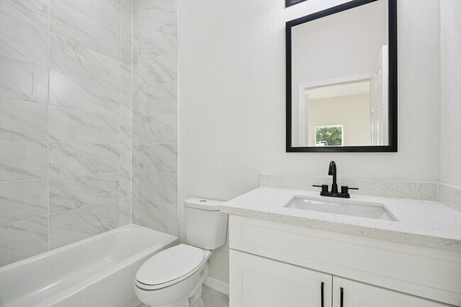 Building Photo - 301 Cartersville St