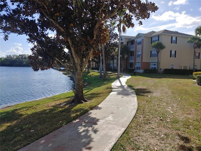 Building Photo - 1969 Summer Club Dr