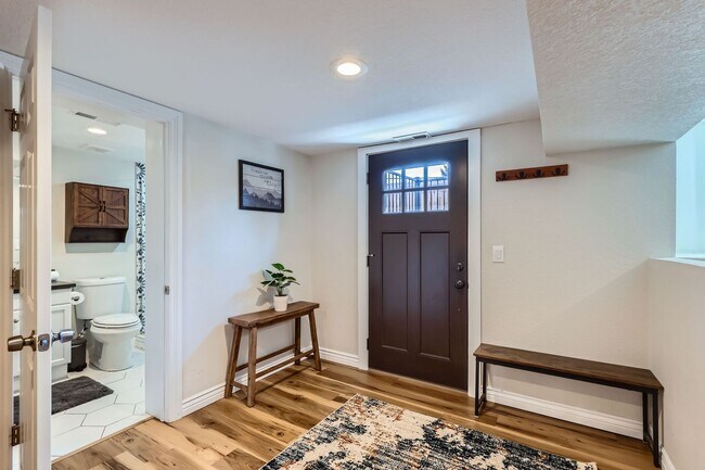 Building Photo - Highlands 2 BDR Turnkey Home