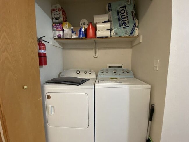 Building Photo - $1,295 | 2 Bedroom, 2 Bathroom Condo | Pet...
