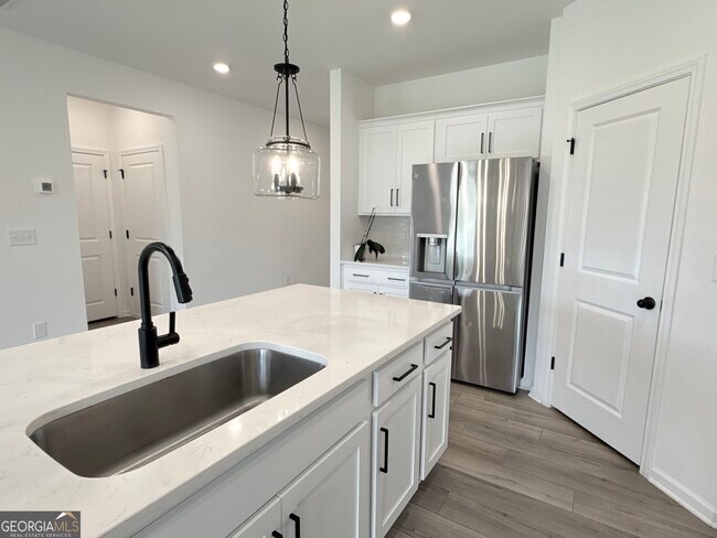 Building Photo - 207 Foxhill Dr