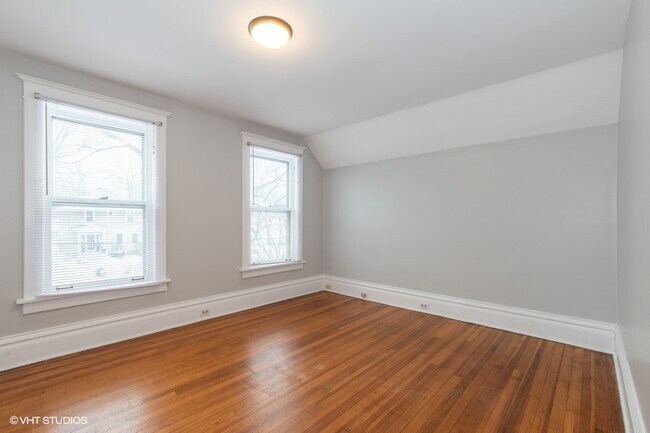 Building Photo - 1492 McDaniels Ave