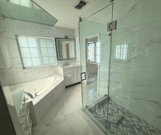 Building Photo - 27037 SW 142nd Ave