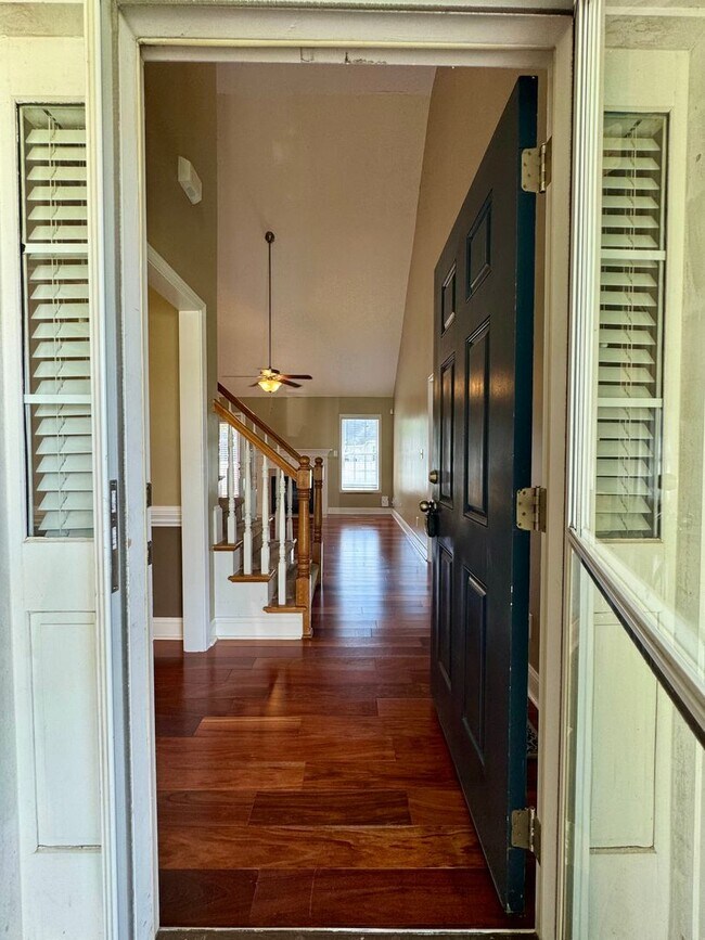 Building Photo - The Oaks at Westgate