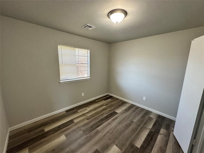 Building Photo - 941 Cooper Ln