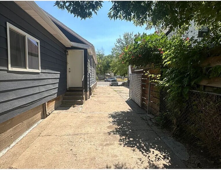Building Photo - 2019 Adams Ave