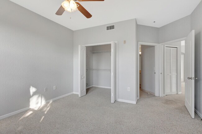 Building Photo - 11020 Legacy Dr