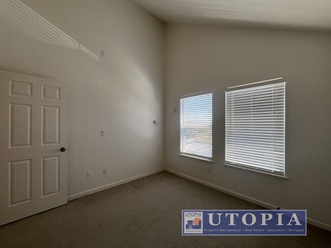 Building Photo - Quiet Beautiful 3 Bed, 2.5 Bath Property Near UCSC