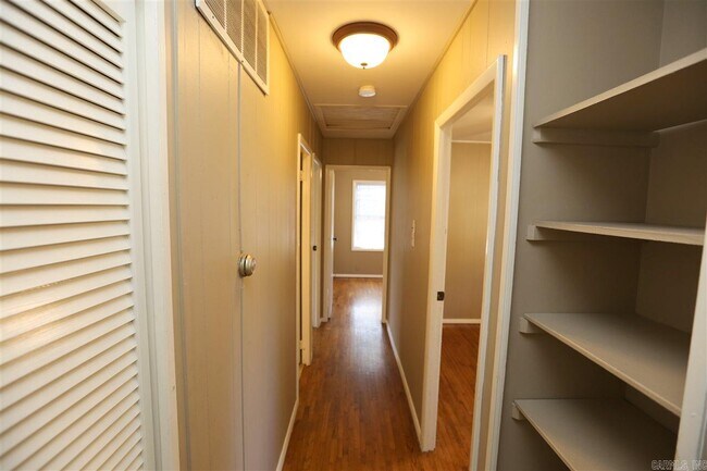 Building Photo - 11412 Ashwood Dr
