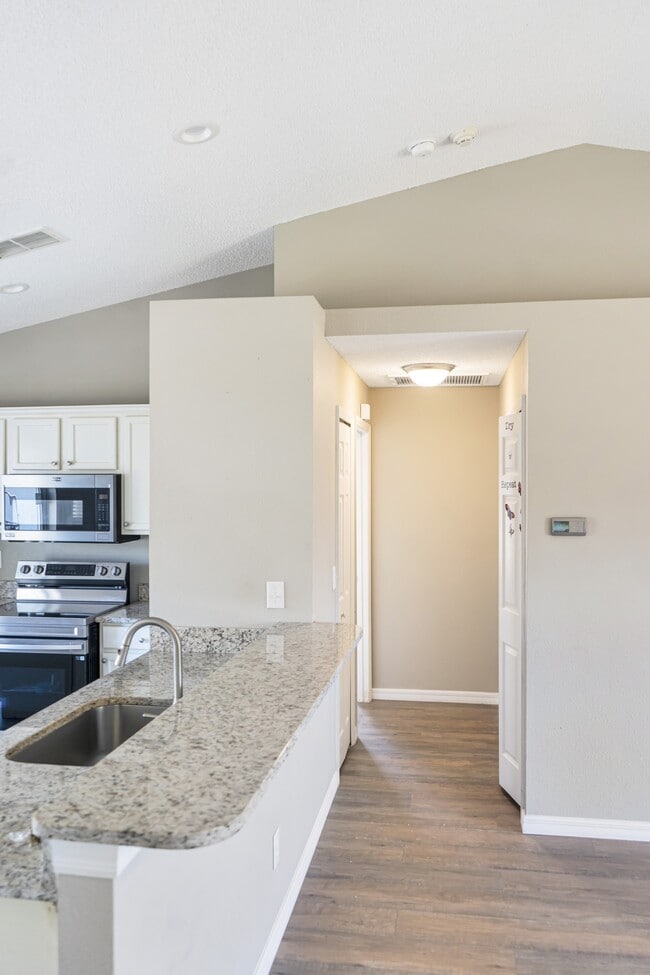 Building Photo - 1117 Peregrine St