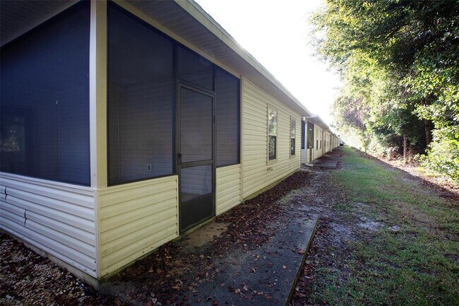 Building Photo - 4712 NW 80th Rd