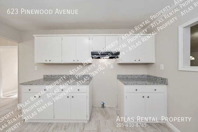 Building Photo - 623 Pinewood Ave