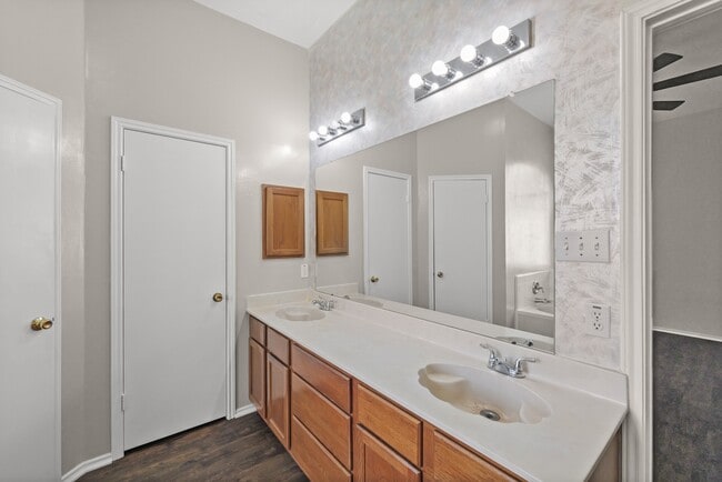 Building Photo - 3651 Woodlace Dr