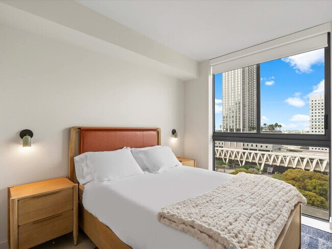 Building Photo - 11 NE 6th St