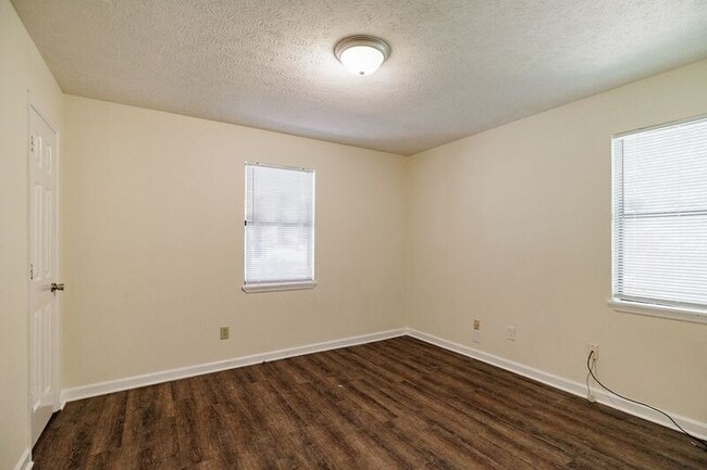 Building Photo - 112 Upland Ct