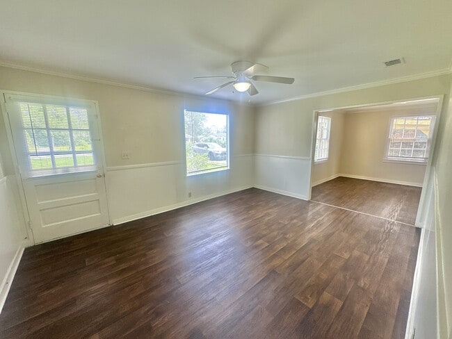 Building Photo - 1604 Garland Pl