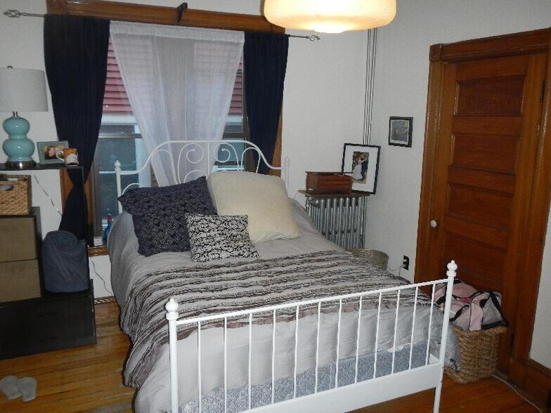 Building Photo - 174 Saint Alphonsus St