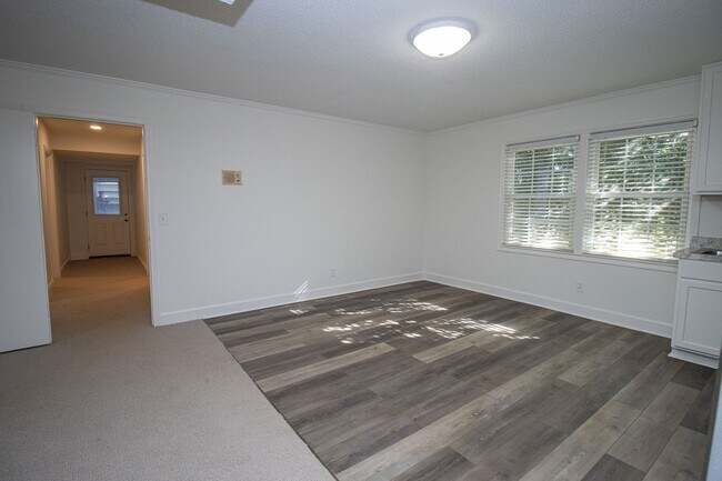 Building Photo - Renovated 5BR Home Minutes from Downtown Columbia | Two Full Kitchens + Fenced Yard ~ Available M...