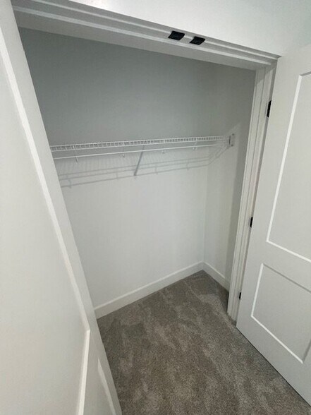 Building Photo - 960 Goodjoin Rd