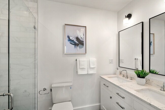 Building Photo - 57 Saratoga St