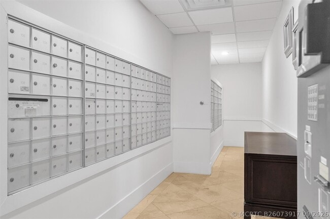 Building Photo - 3700 Galt Ocean Dr