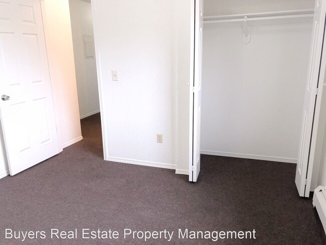 Building Photo - 1300 Balfour Dr