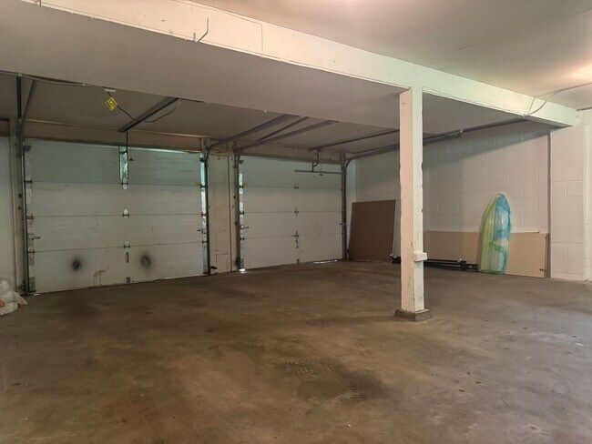 Building Photo - Raised Ranch Near Offutt AFB with Finished Basement & Oversized Garage