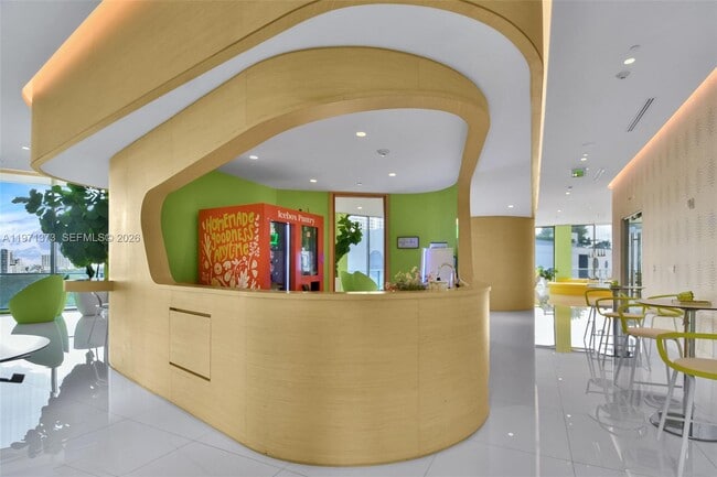 Building Photo - 501 NE 31st St