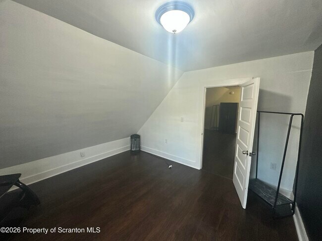 Building Photo - 916-918 Grandview St