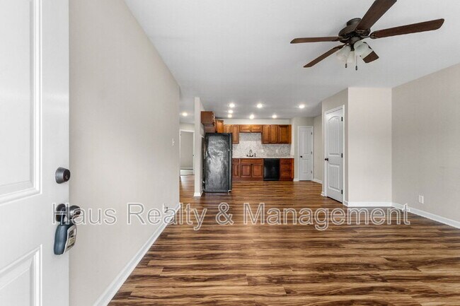 Building Photo - 1709 Evans Rd