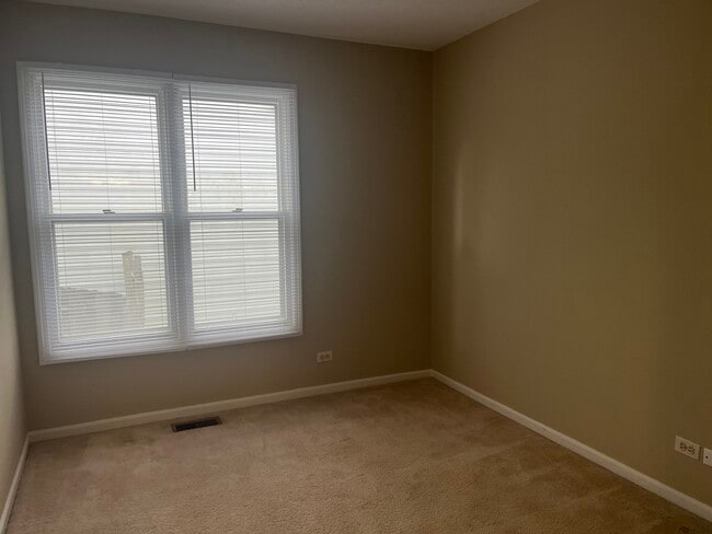 Building Photo - 821 Brentwood Dr