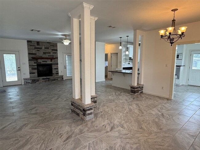 Building Photo - 1327 Kenney Hall Rd