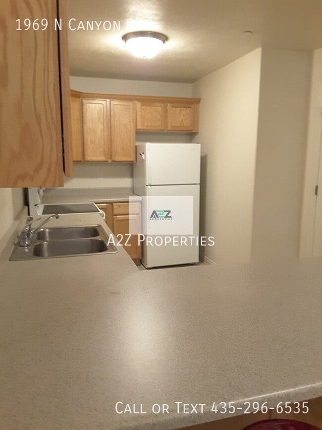 Building Photo - 1969 N Canyon Rd