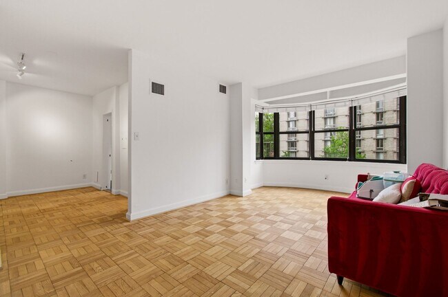 Building Photo - 2515 K St NW