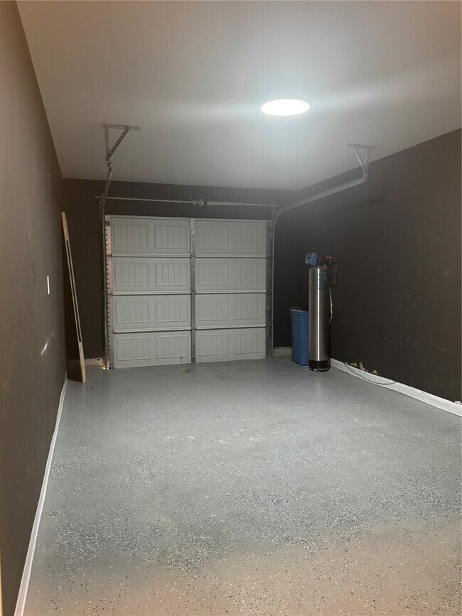 Building Photo - 68 Rd 51026