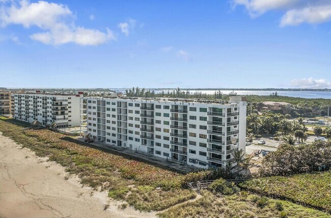 Building Photo - 10152 S Ocean Dr