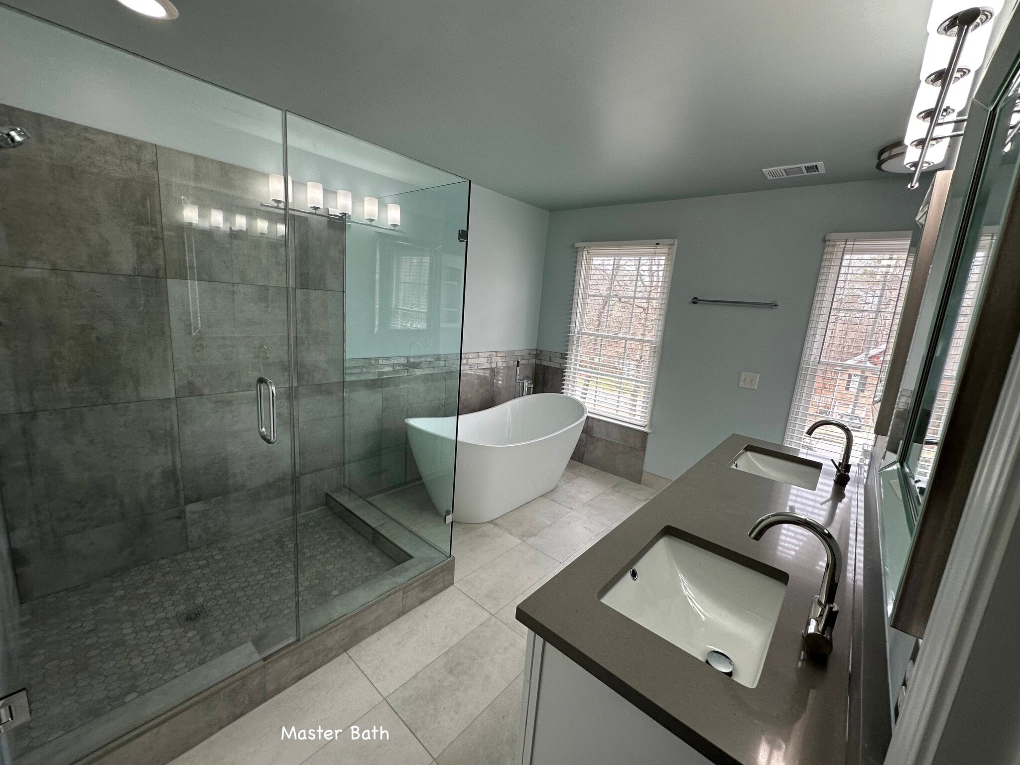 Master Bath - 7675 Paces Ln