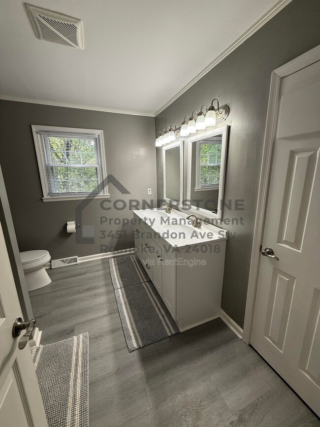 Building Photo - 6111 Barn Owl Cir