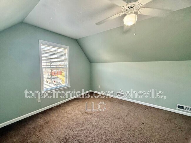Building Photo - 210 Mud Creek Rd
