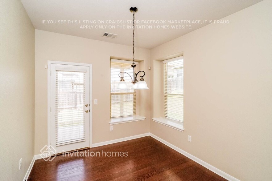 Building Photo - 9909 Cirrus Dr