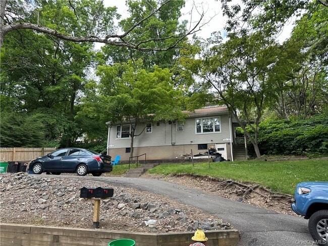 Building Photo - 11 Chase Ave