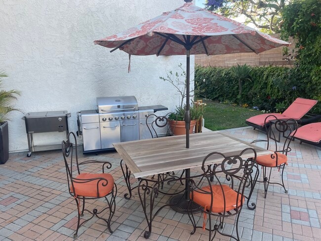 BBQ Area - 2721 2nd St